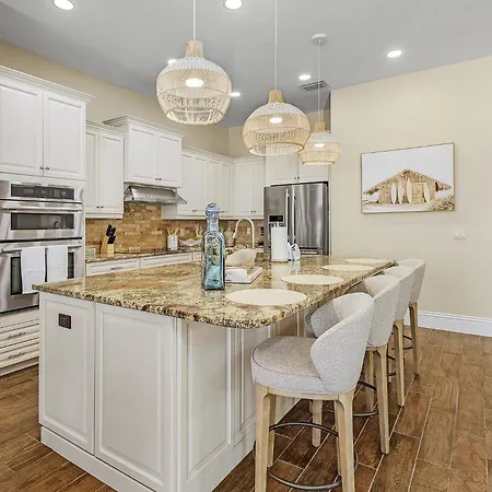 Gulf-Front 5Br: Pool, Spa, Stunning Views
